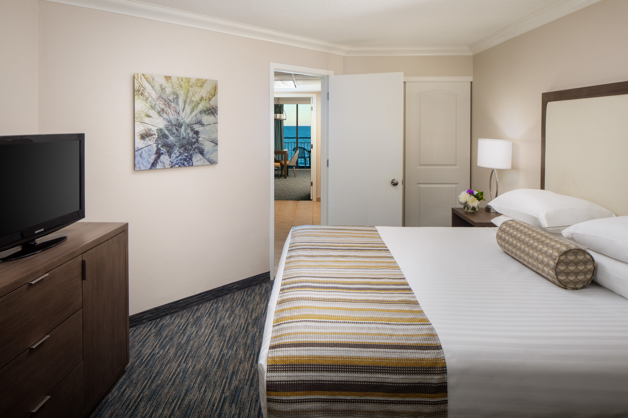Coral Beach Premium Oceanfront 1 Bedroom King Suite
